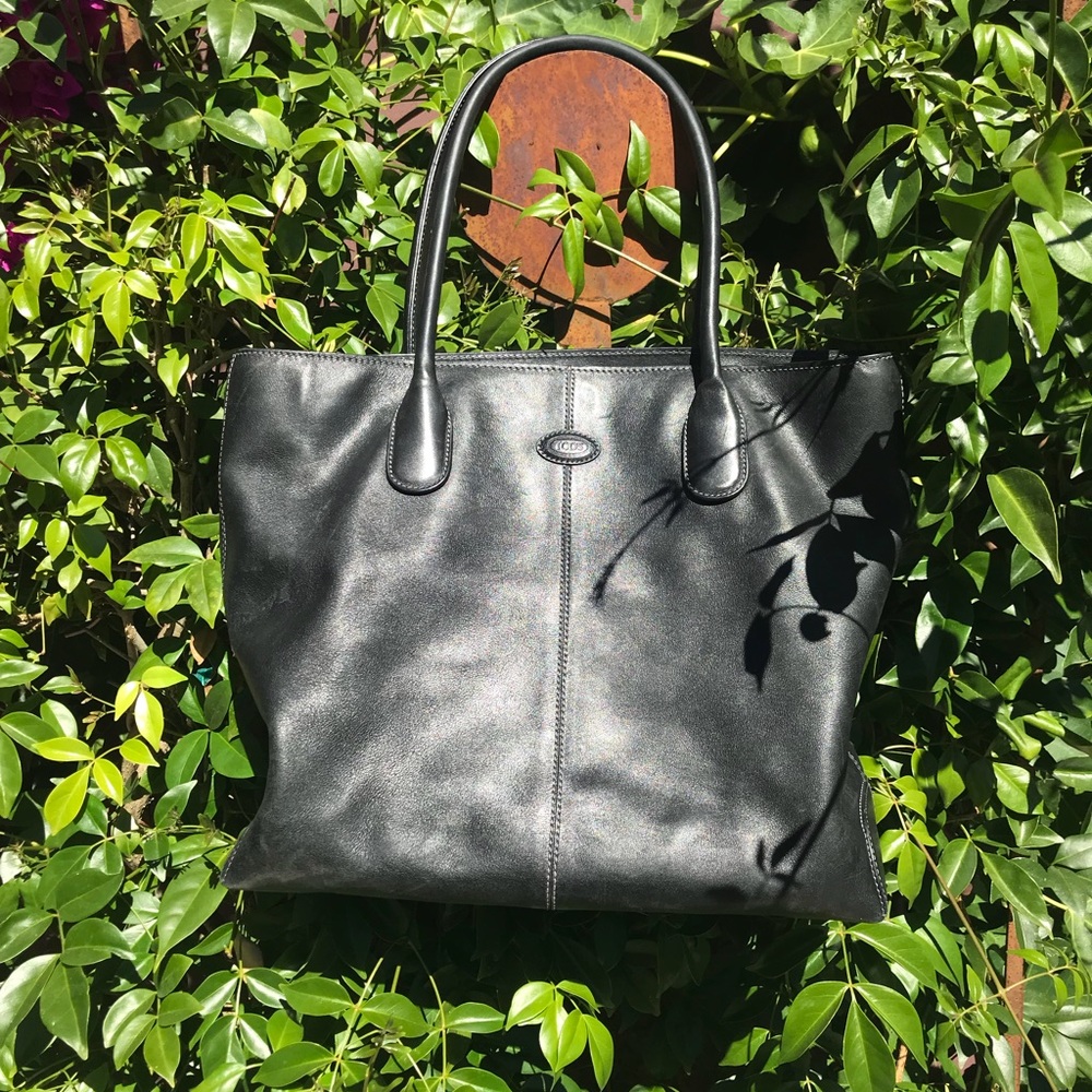 Black Leather Tote Perfect for Every Day Use